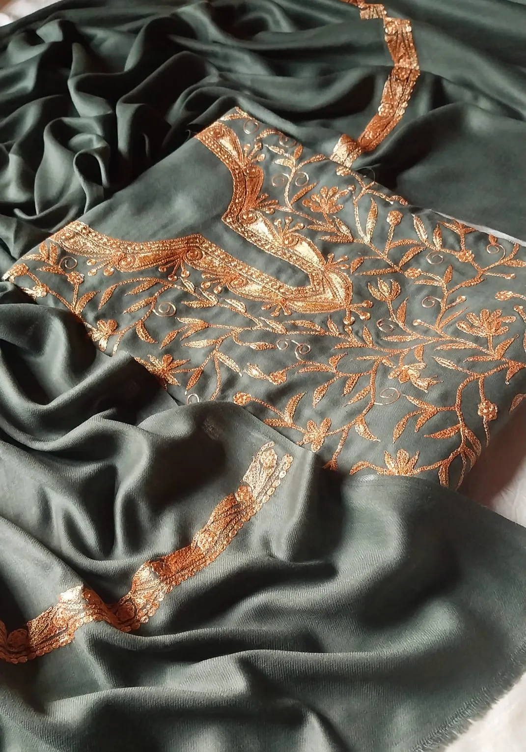 Valley Green Allover Tilla Suit