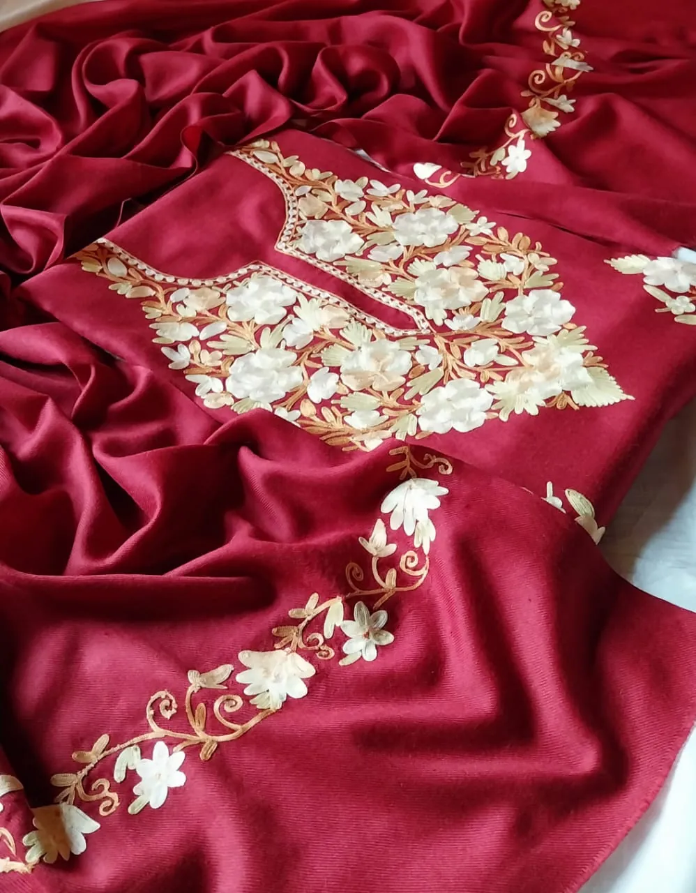 Rose Magenta Aari Work Suit Rose Magenta Aari Work Suit