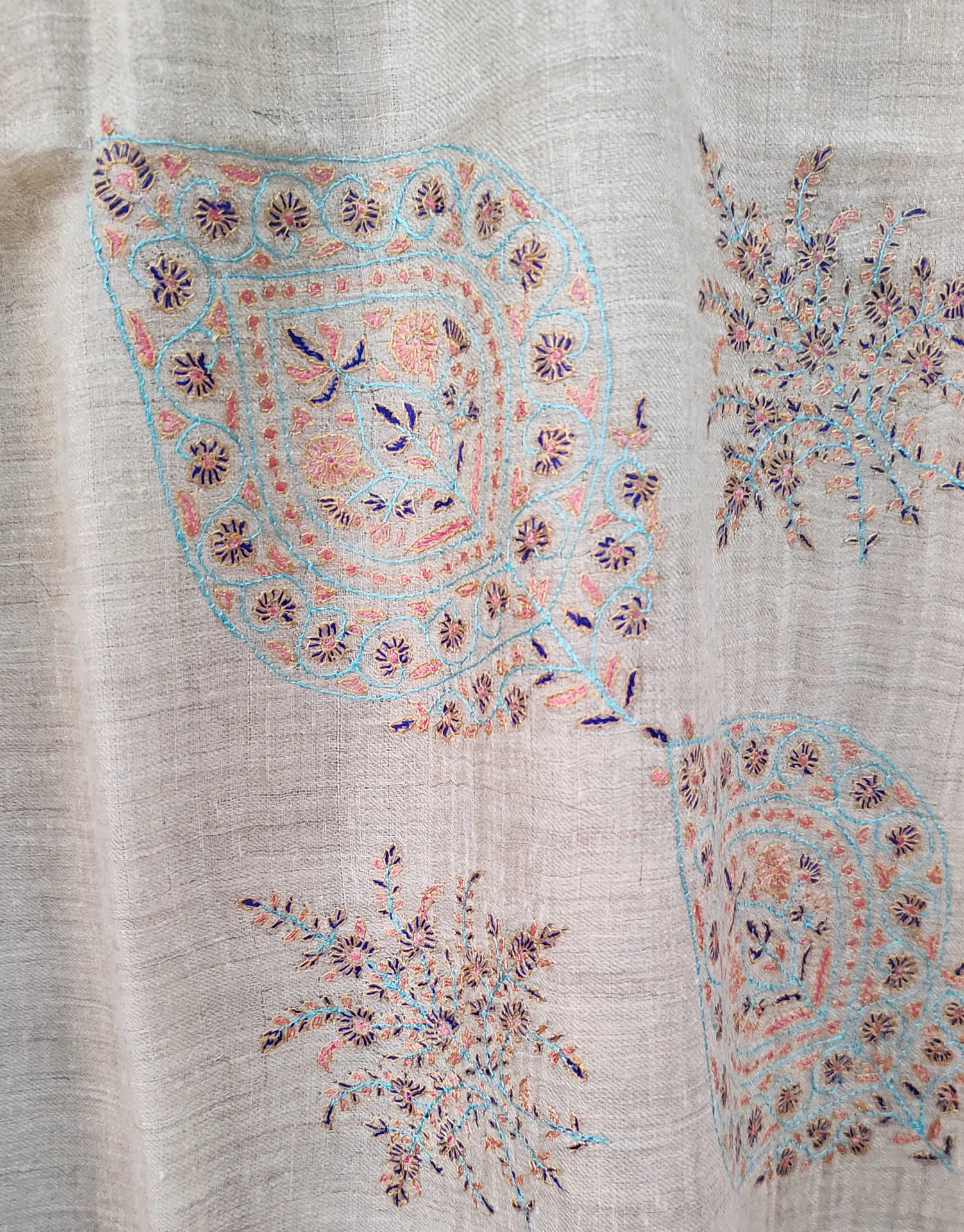TOK001 (1) Off-White Botidar Sozni Embroidered Pashmina Shawl