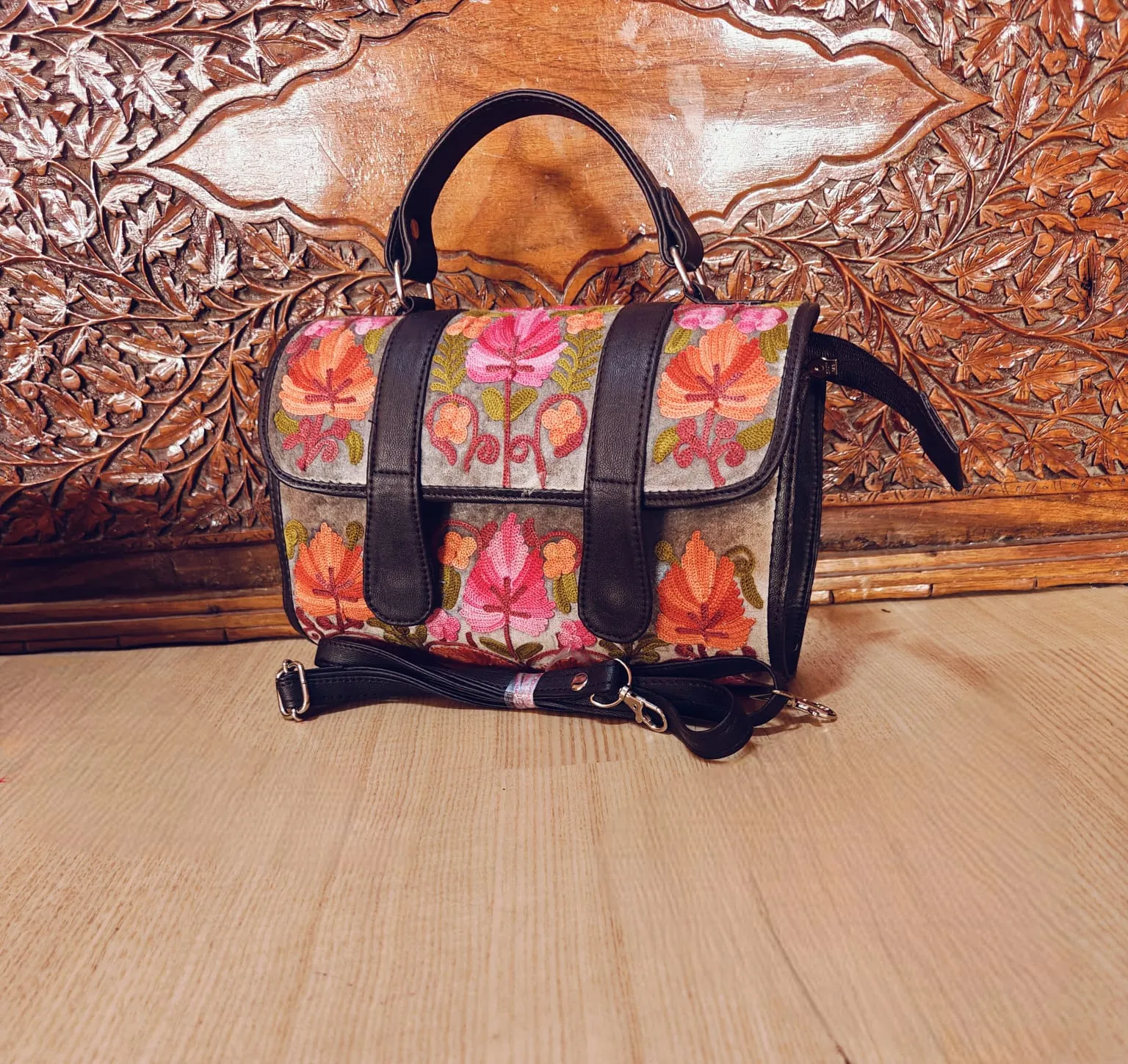 Cream & Onyx Floral Flap Dolkie Handbag